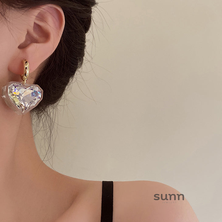 Alizabeth Crystal Heart Earrings [4K8OGV49]