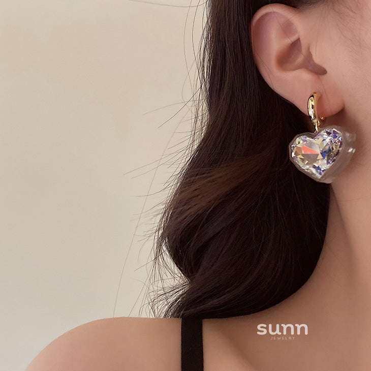 Alizabeth Crystal Heart Earrings [VGQ335F5]