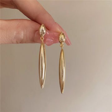 Alizabeth Sculptural Metal Drop Earrings [I9Z6QX6H]