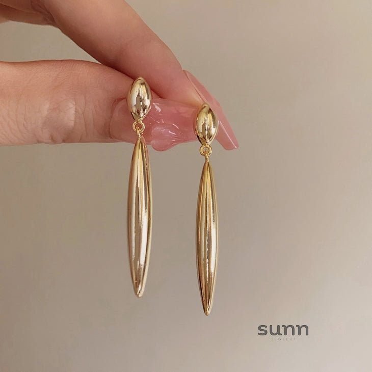 Alizabeth Sculptural Metal Drop Earrings [FI7N0EUT]