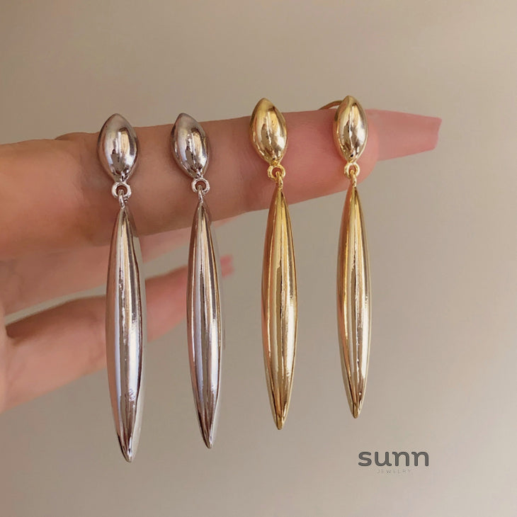 Alizabeth Sculptural Metal Drop Earrings [XBF3QX81]