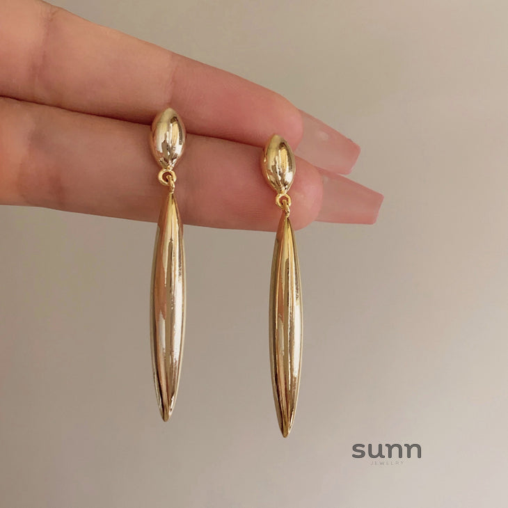Alizabeth Sculptural Metal Drop Earrings [0V2HHW8K]
