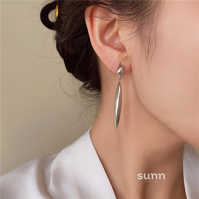 Alizabeth Sculptural Metal Drop Earrings [E950APTI]