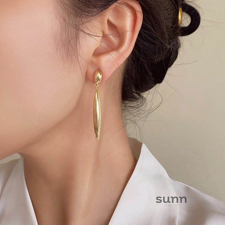 Alizabeth Sculptural Metal Drop Earrings [XTCE282G]
