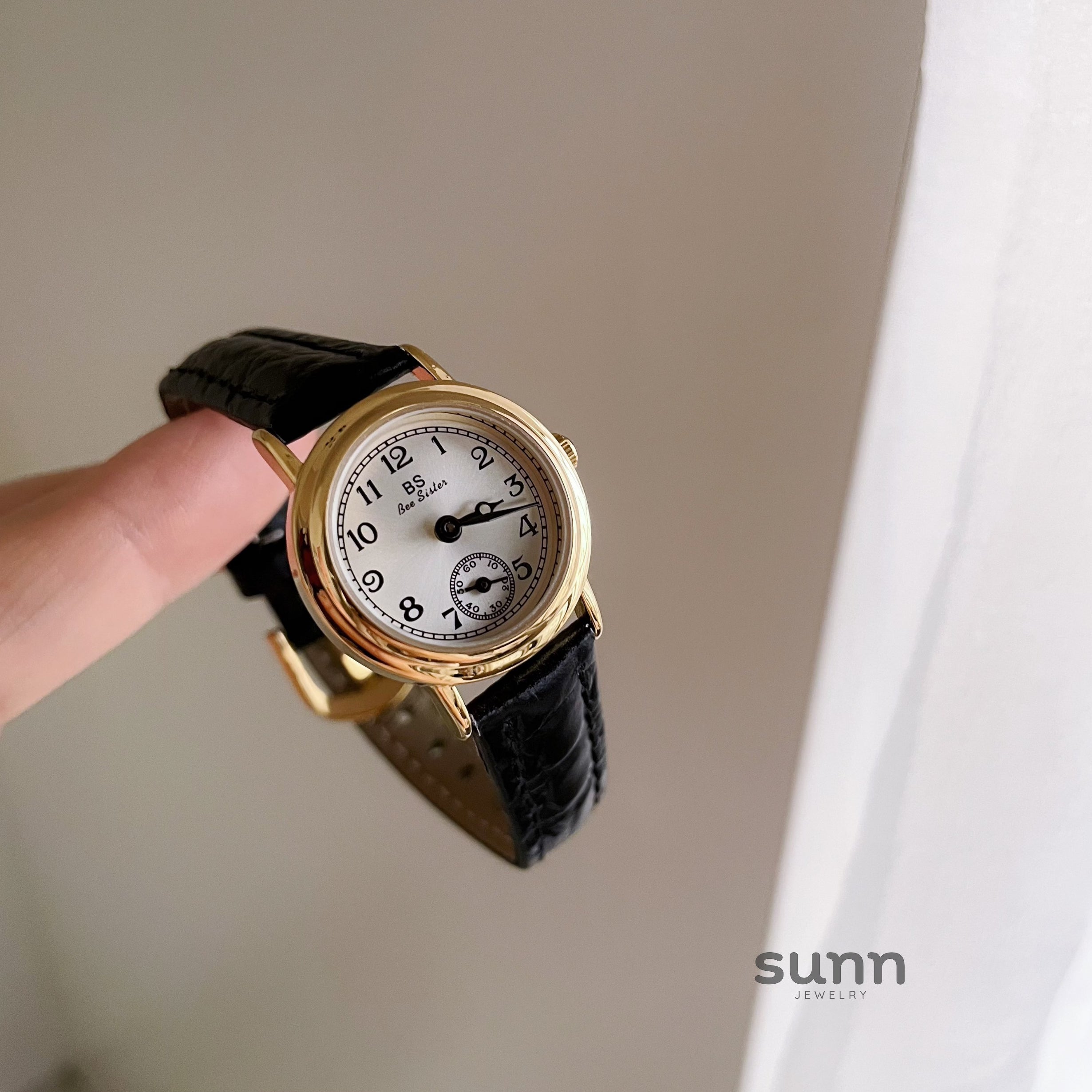 Allegra Vintage Quartz Watch [70ZNV9G3]