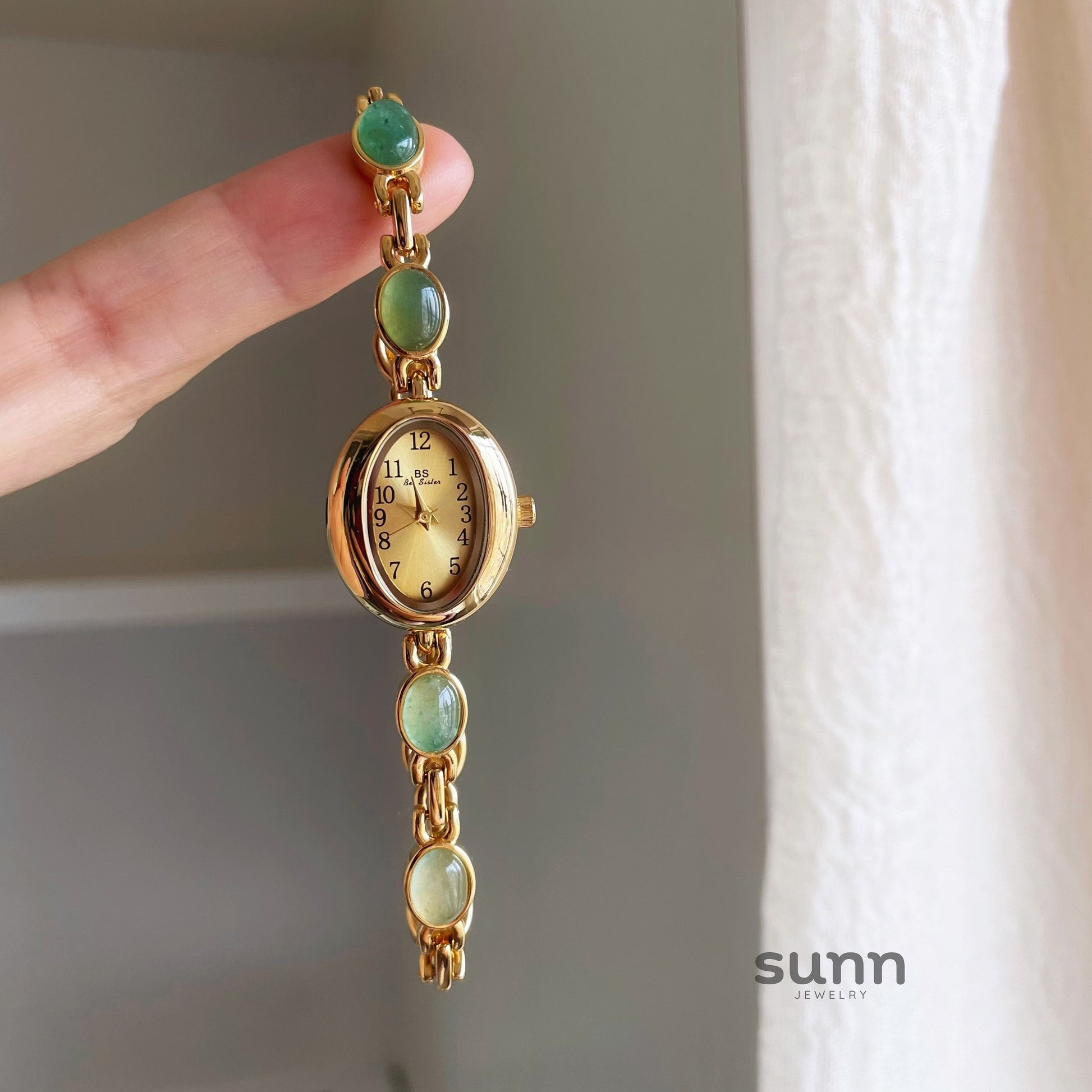 Allie Vintage Oval Watch [5Q7F9ICV]