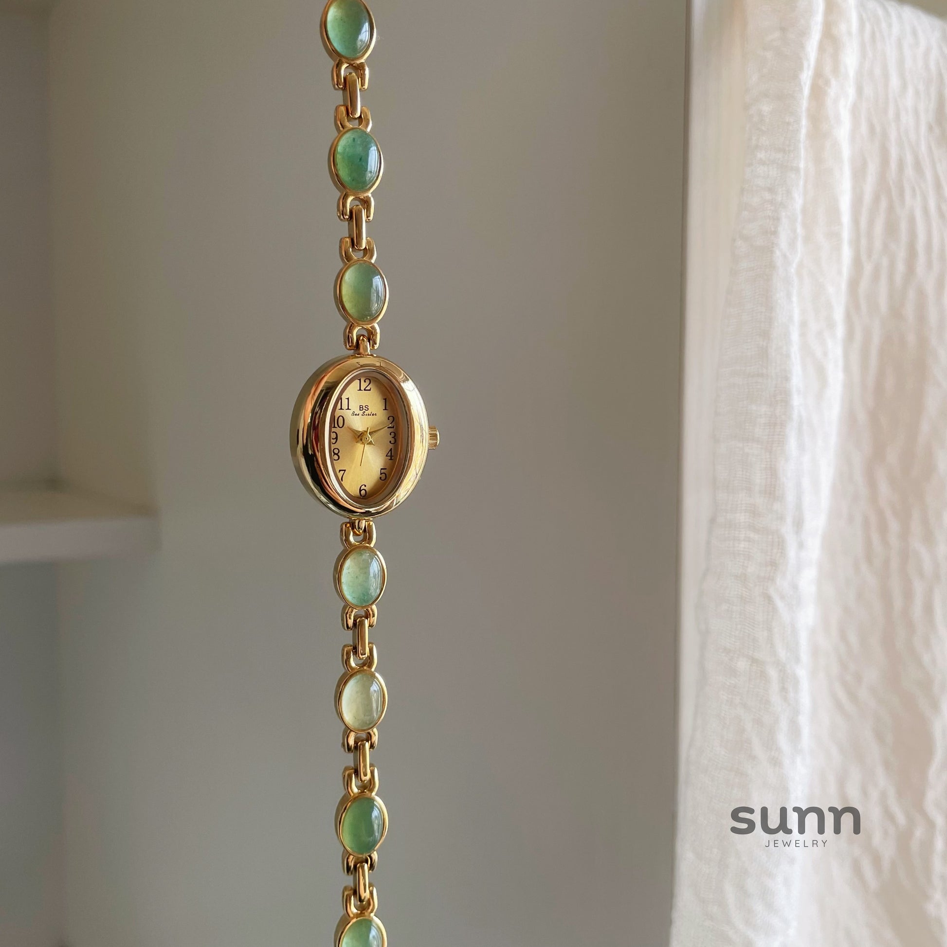 Allie Vintage Oval Watch [J0QYY2HD]