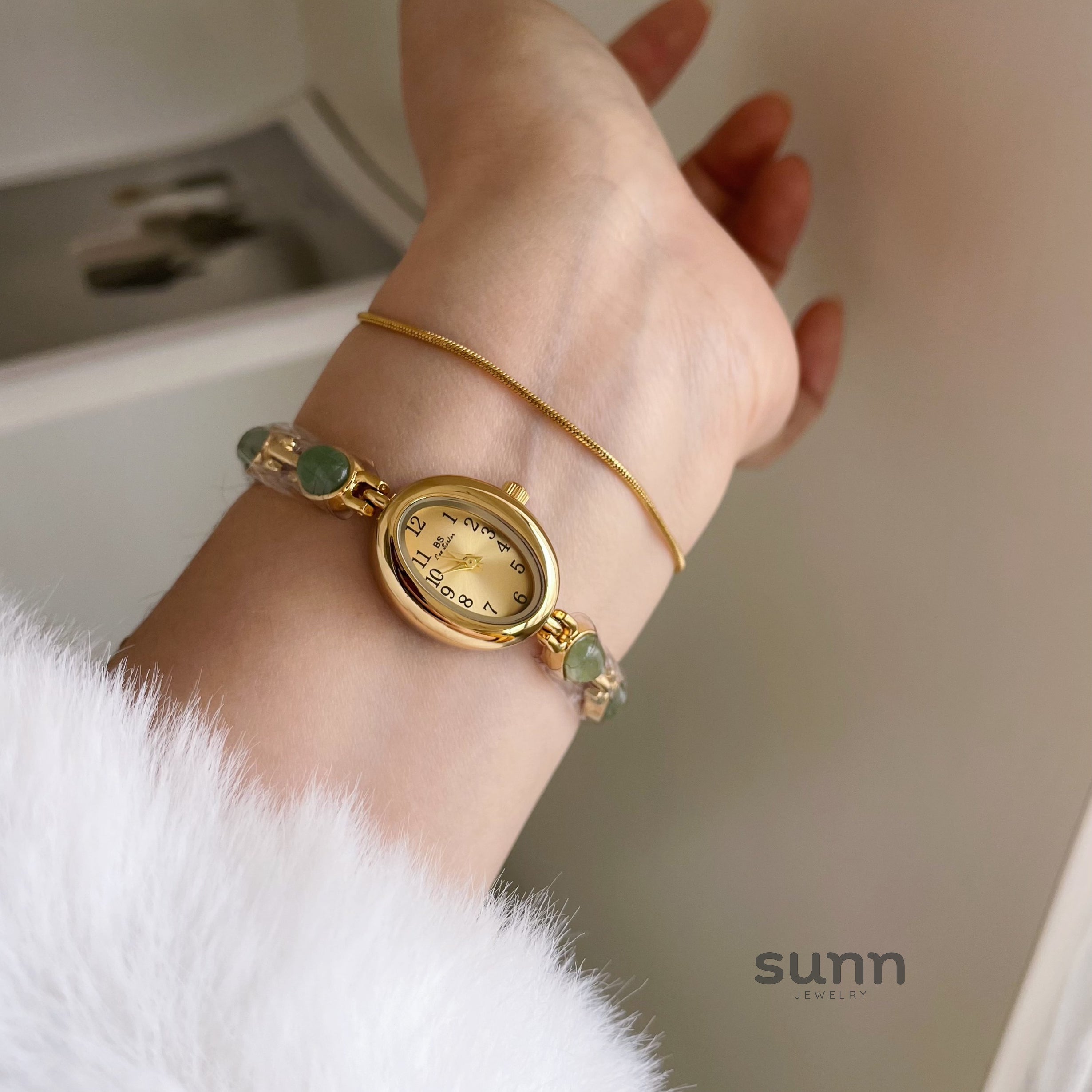 Allie Vintage Oval Watch [NDE3FVGN]
