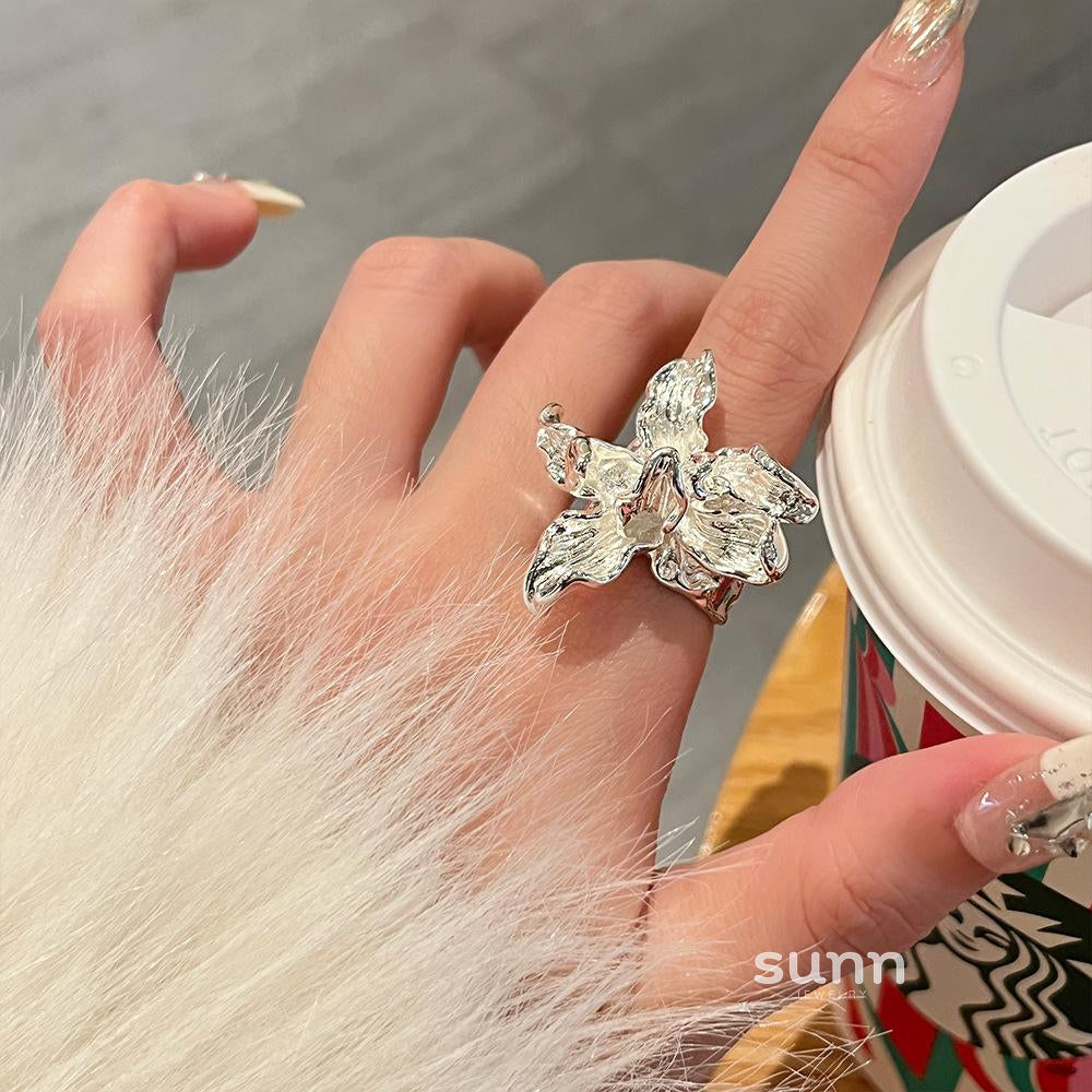 Alliyah Sculptural Iris Ring [HOMDGH3P]