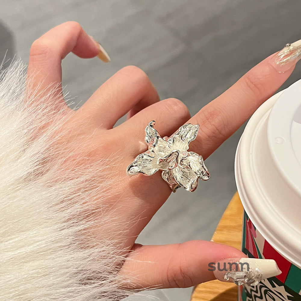 Alliyah Sculptural Iris Ring [EXQE6FKM]