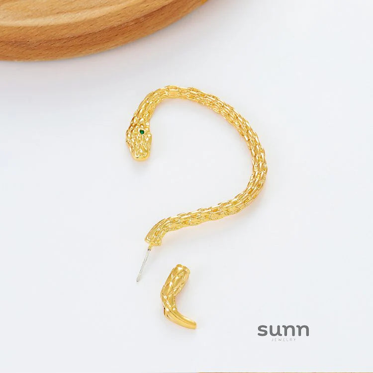 Allyanna Serpentine Ear Cuff