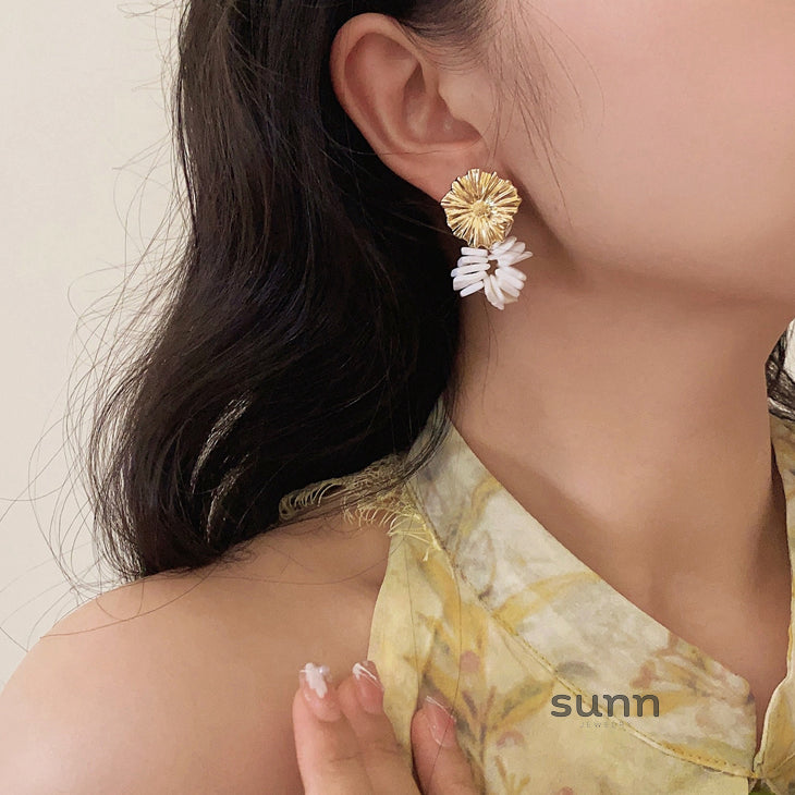 Aly Romantic Shell Drop Earrings [56KOD1AQ]