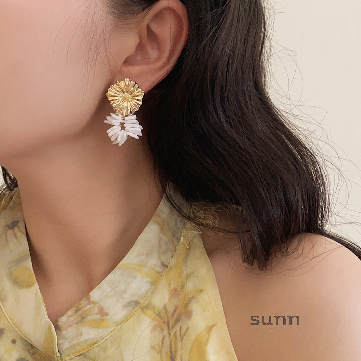 Aly Romantic Shell Drop Earrings [440QWPB4]