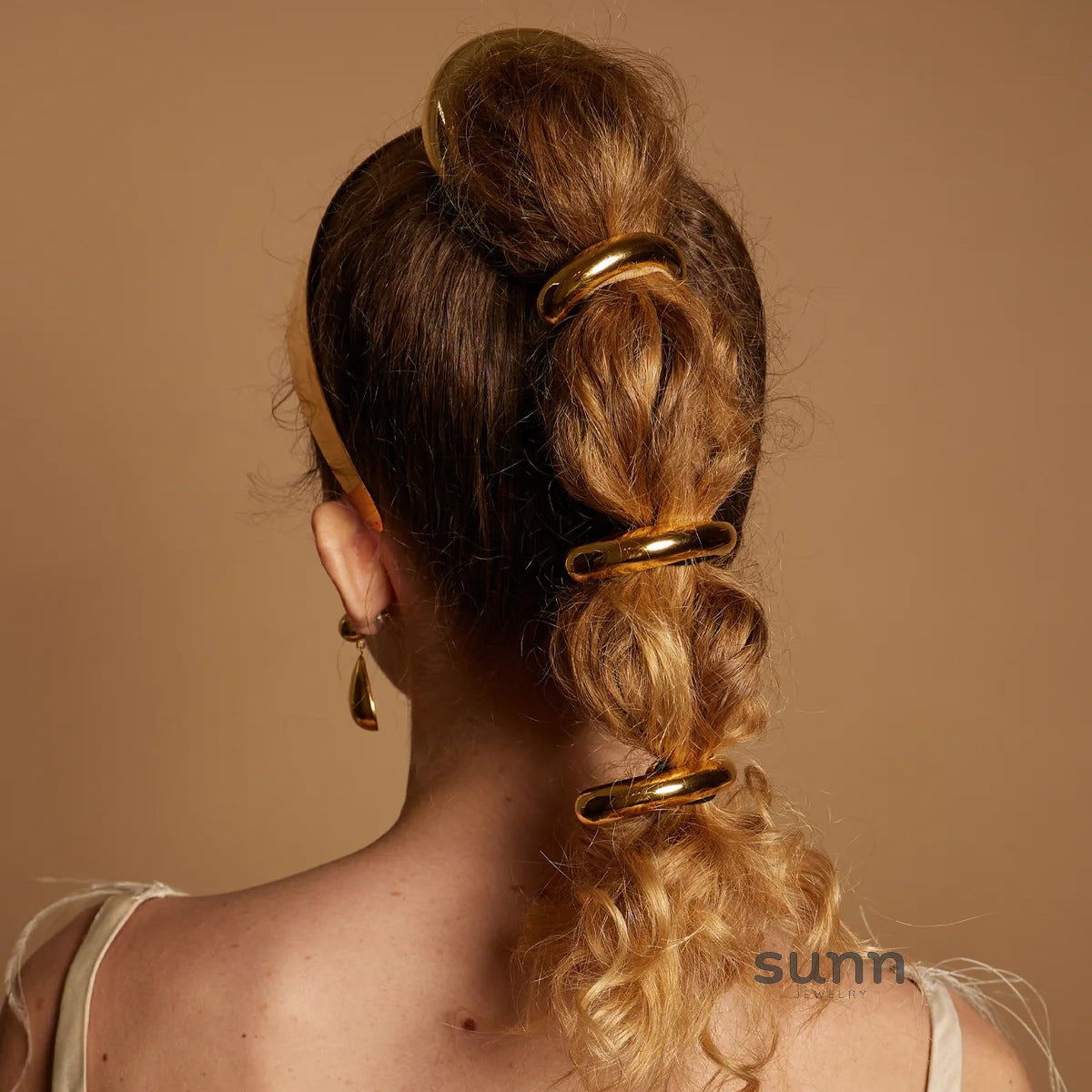 Alyanna Sleek Hair Tie [XK0T2R72]