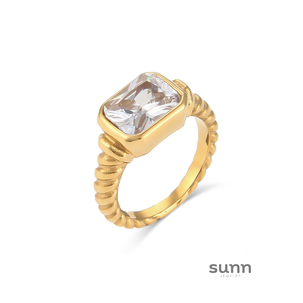 Alycia Croissant Zircon Ring [EYWRAFD5]