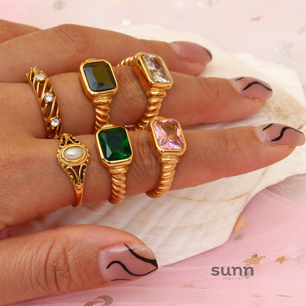 Alycia Croissant Zircon Ring [3F01E0K8]