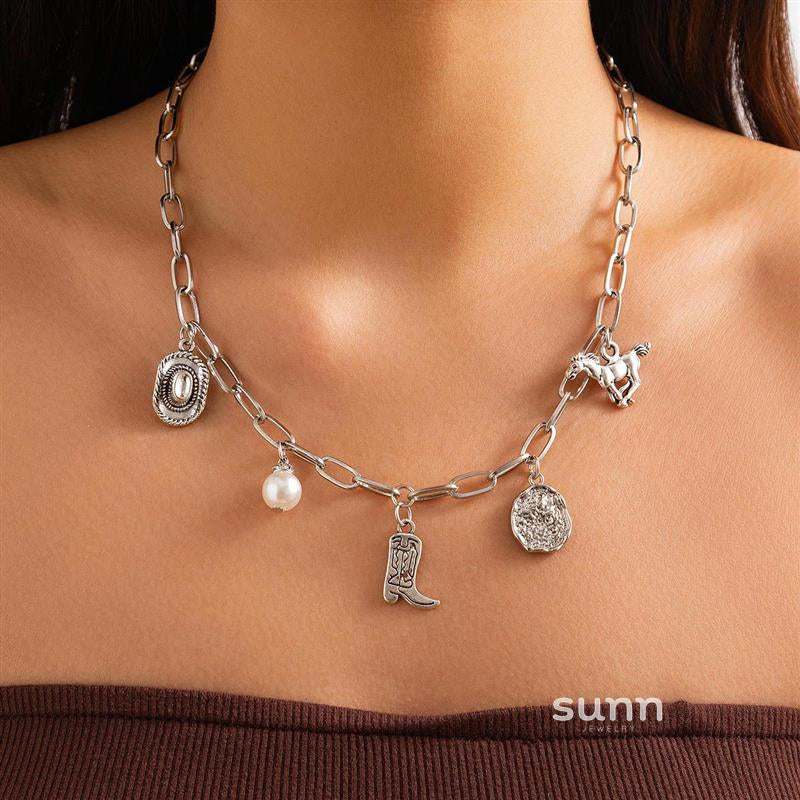 Alyssa Western Pearl Charm Necklace [K3EB4UIA]