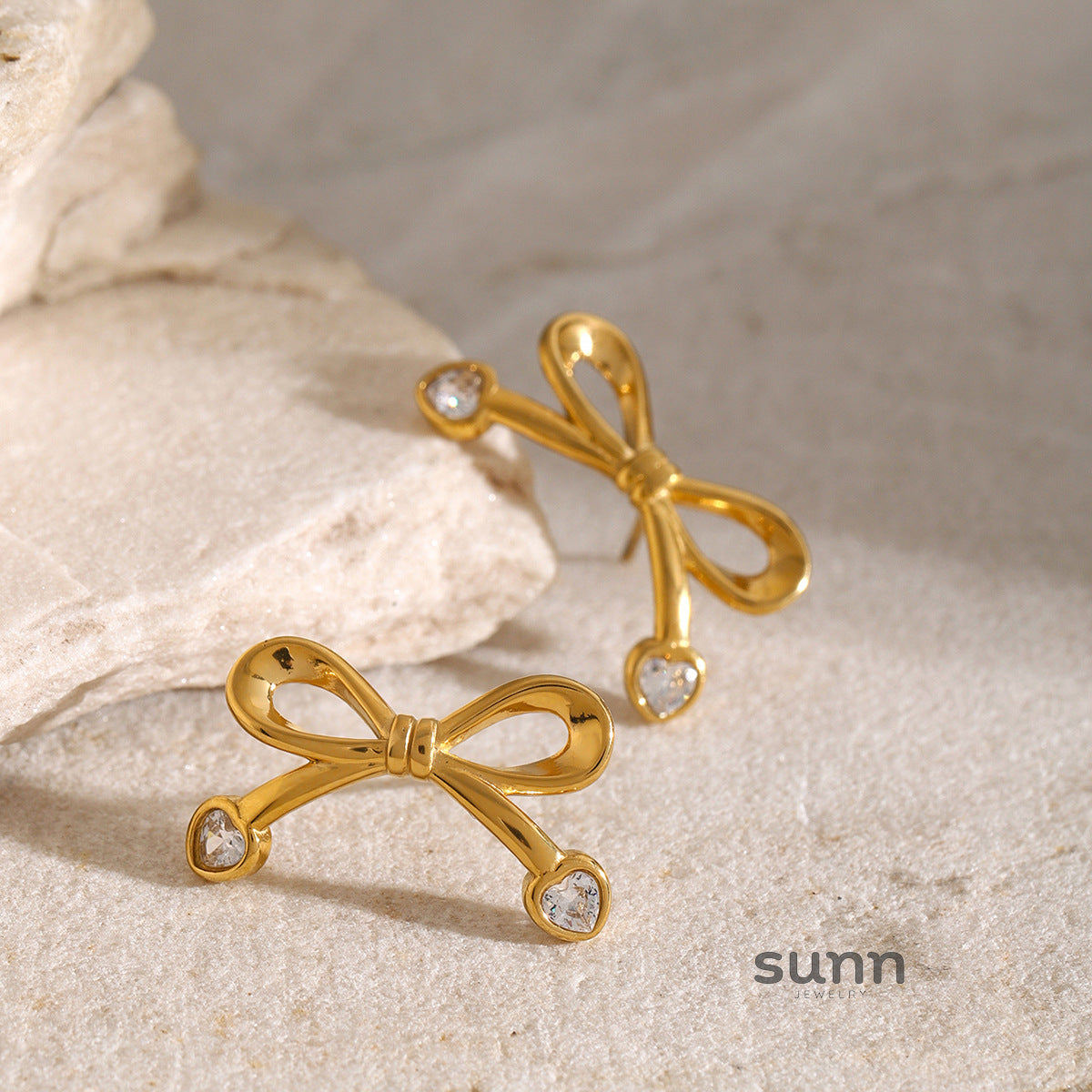Alyssandra Bow Heart Zircon Ring [ZDFSJ7G9]