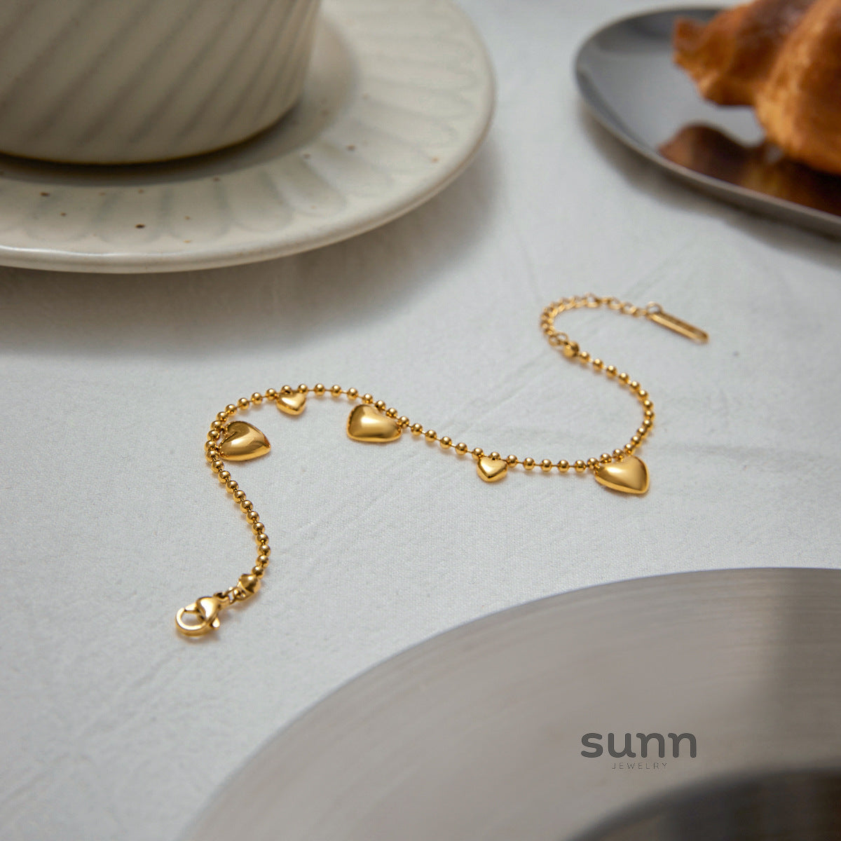 Alysson Gold Love Charm Bracelet [OLN2PKS0]