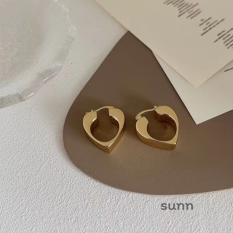 Amada Irregular Metal Earrings