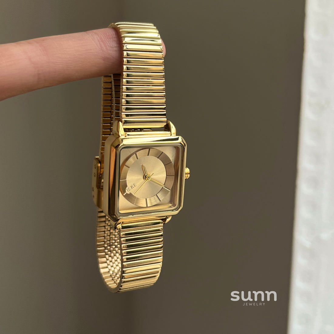 Amahia Retro Bracelet Watch [GTEMQ2Z0]