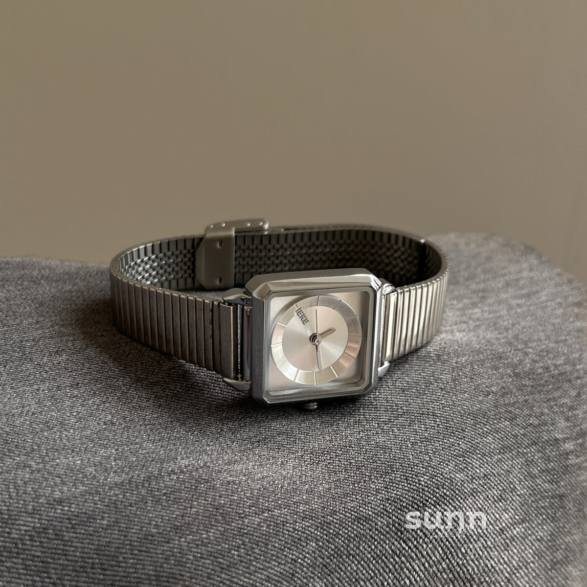 Amahia Retro Bracelet Watch [L3E7QI95]