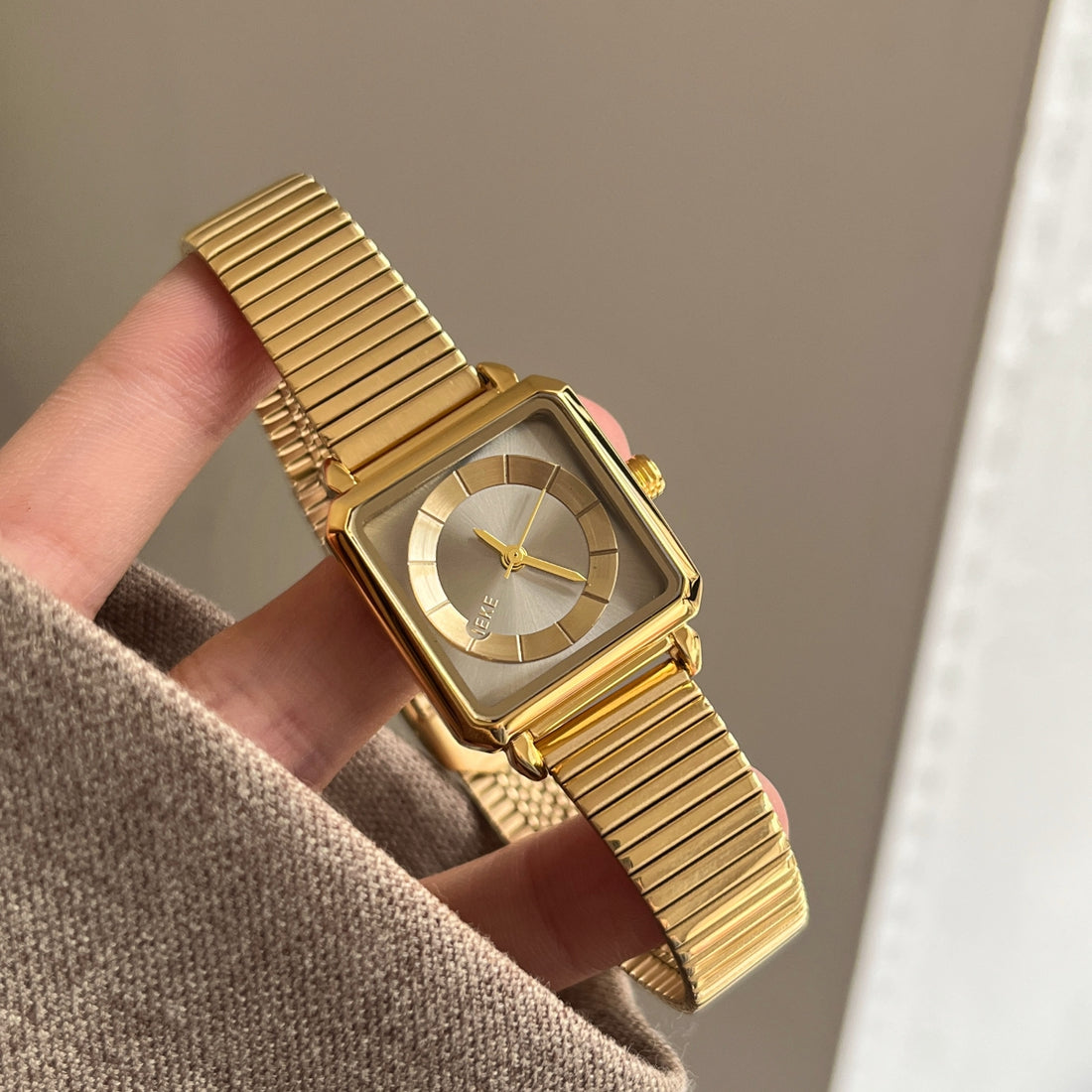 Amahia Retro Bracelet Watch [GTEMQ2Z0]