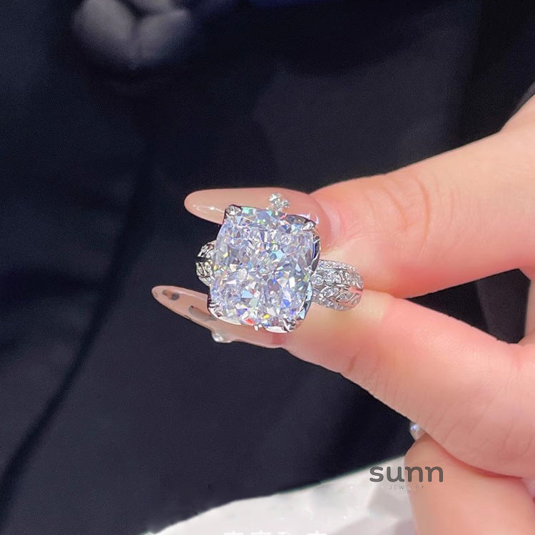 Amaiya Ice Flower Crystal Ring [GRGT3YND]