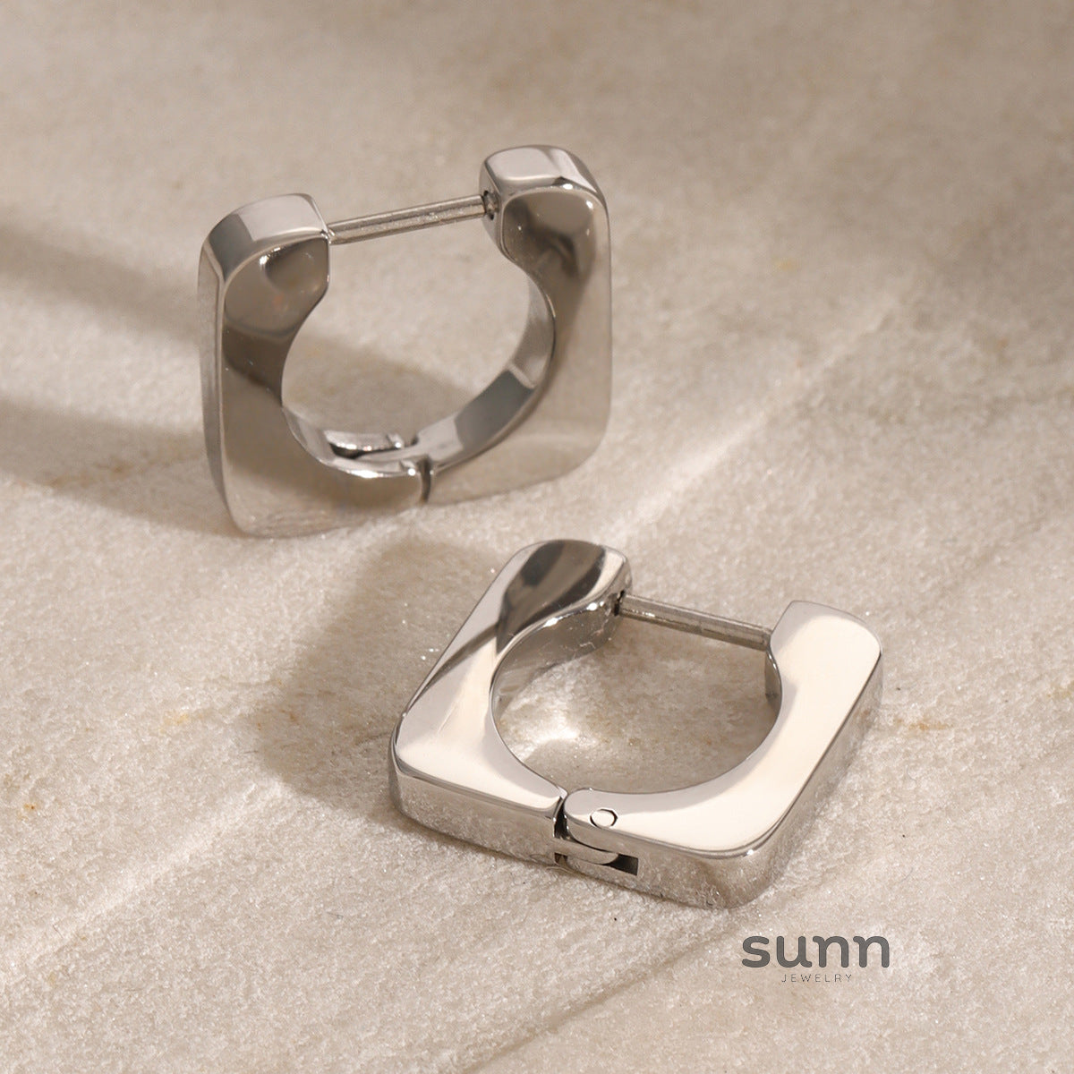Amaiyah Geometric Hoop Earrings [J4W7JCMF]