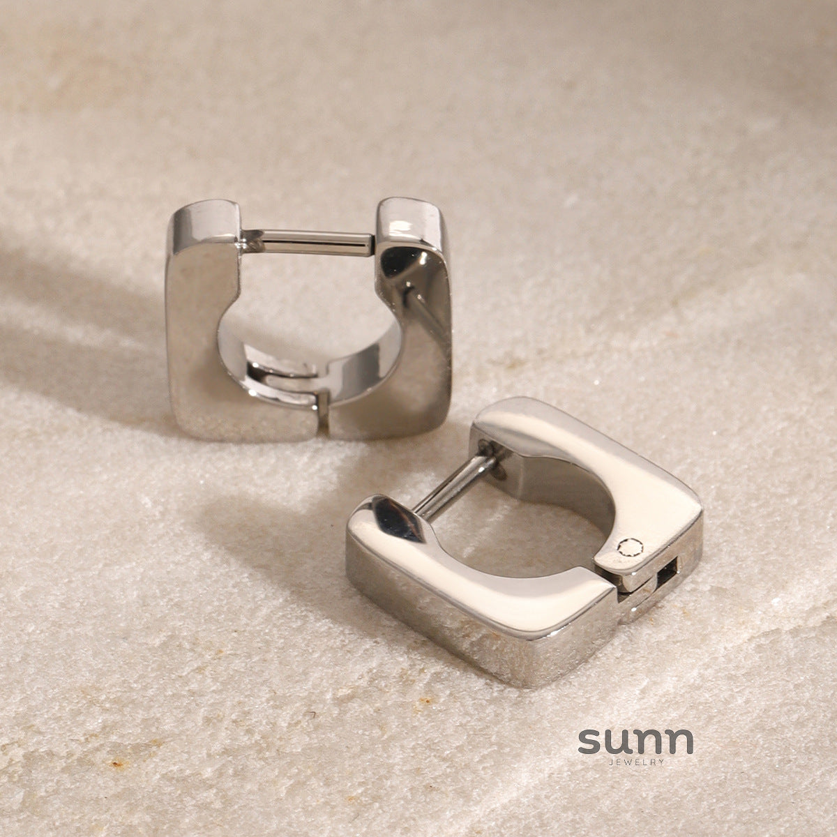 Amaiyah Geometric Hoop Earrings [U1W9624F]