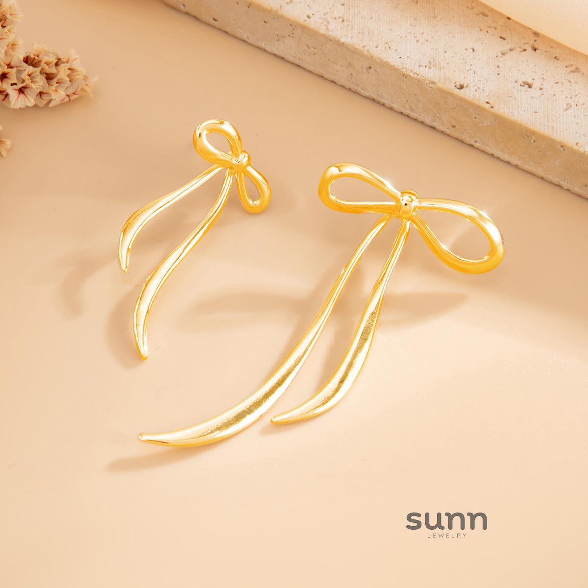 Amal Sculpted Bow Studs [5MLRN7M7]