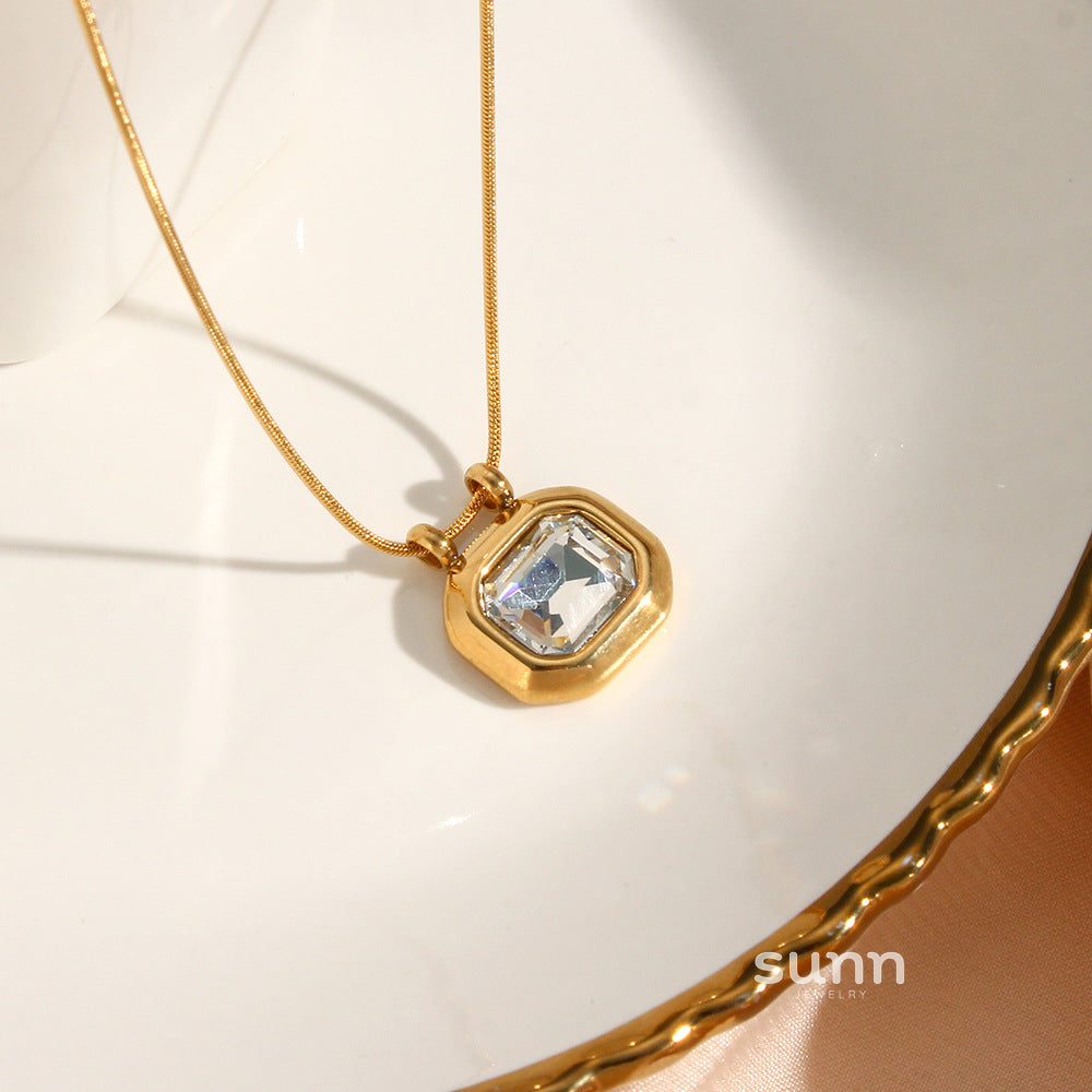 Amanda Gold Zircon Necklace [UP6HBCGI]