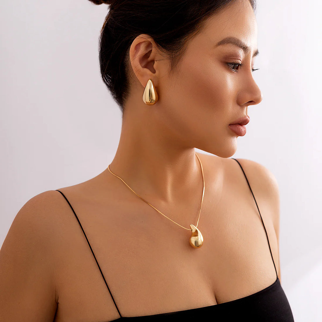 Amanda Serpentine Chain Jewelry