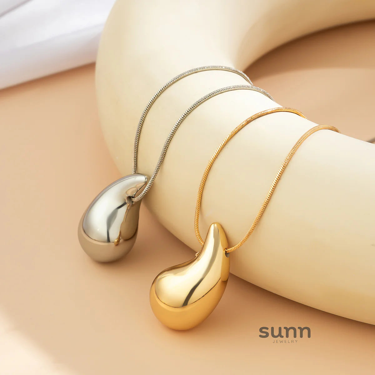 Amanda Serpentine Chain Jewelry