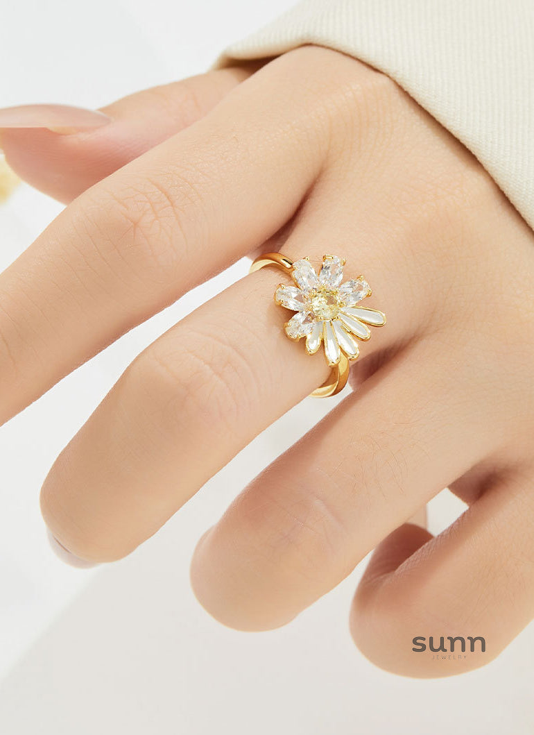 Amarah Dainty Daisy Ring [G9ZYG99L]