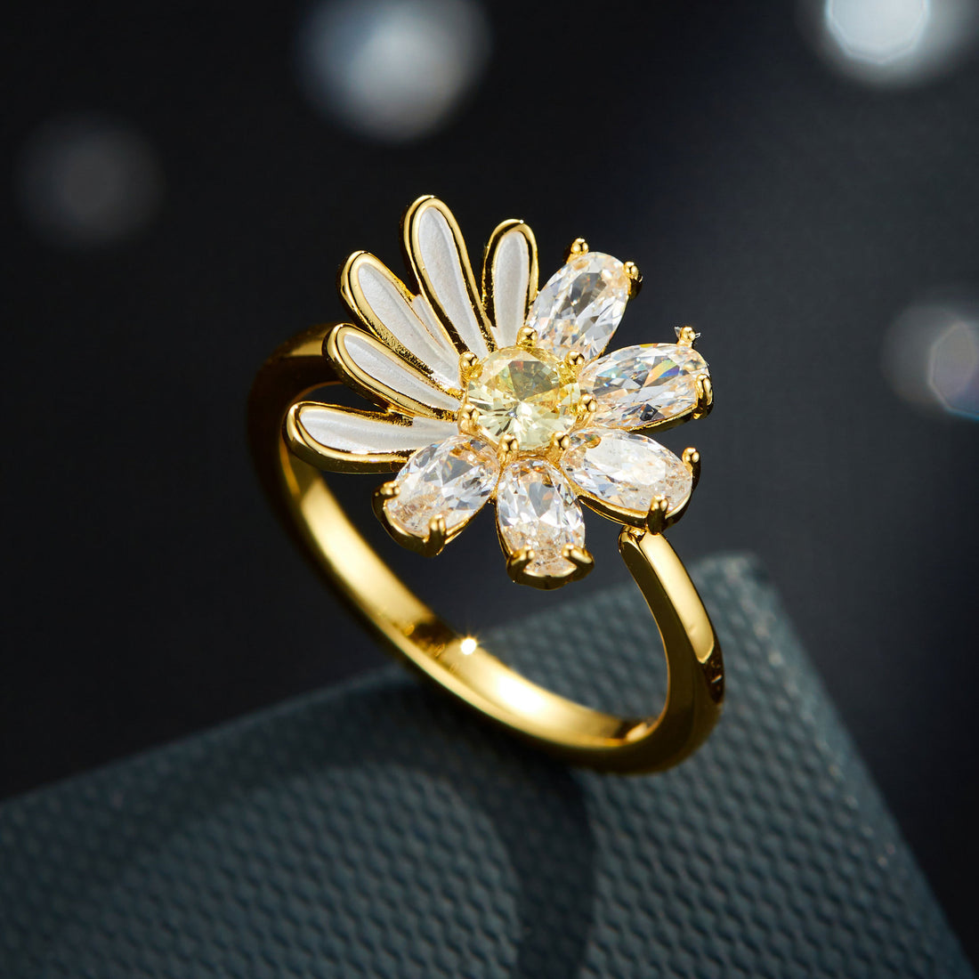 Amarah Dainty Daisy Ring [5YGX2CEF]