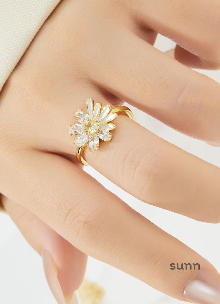 Amarah Dainty Daisy Ring [S9VVVRI8]