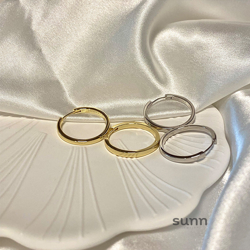 Amaria Sleek Hoop Earrings