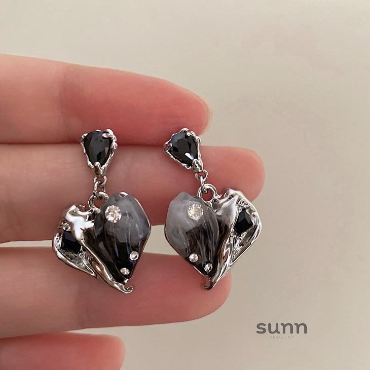 Amariana Y2K Heart Earrings [N8O2QHHJ]