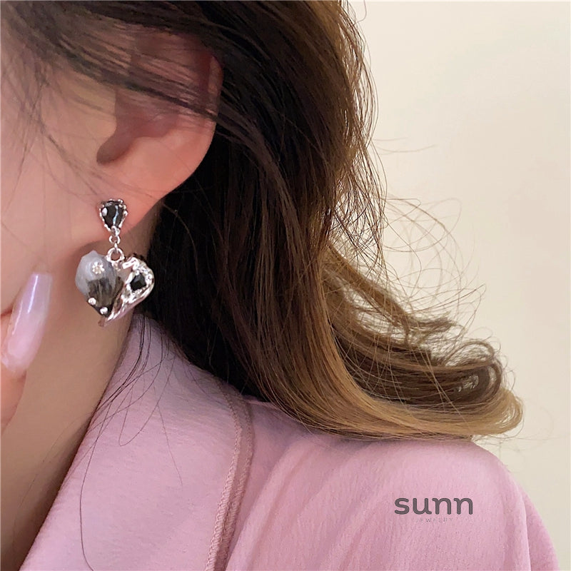 Amariana Y2K Heart Earrings [5MU82HMD]