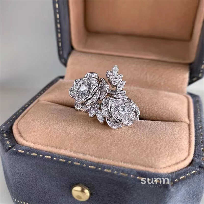 Amarianna Zircon Camellia Ring [C6O60OCC]