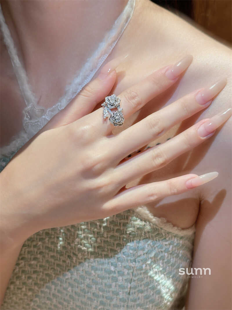 Amarianna Zircon Camellia Ring [7TT95PCP]