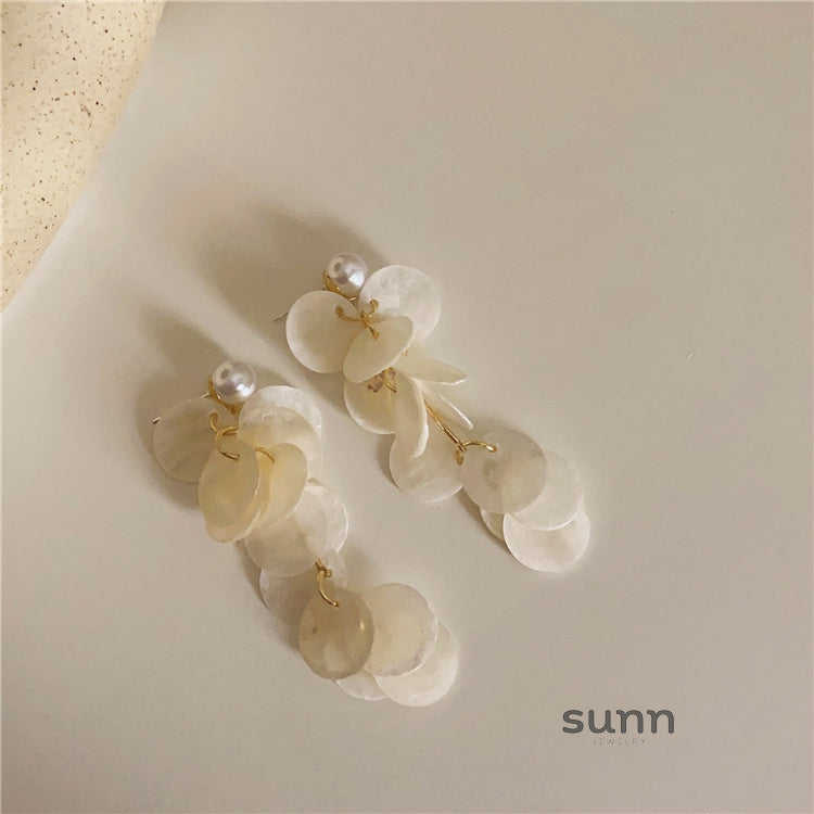 Amaryah Pearl Flower Earrings [41THE0ZW]