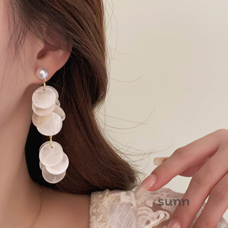 Amaryah Pearl Flower Earrings [QPN5OF02]