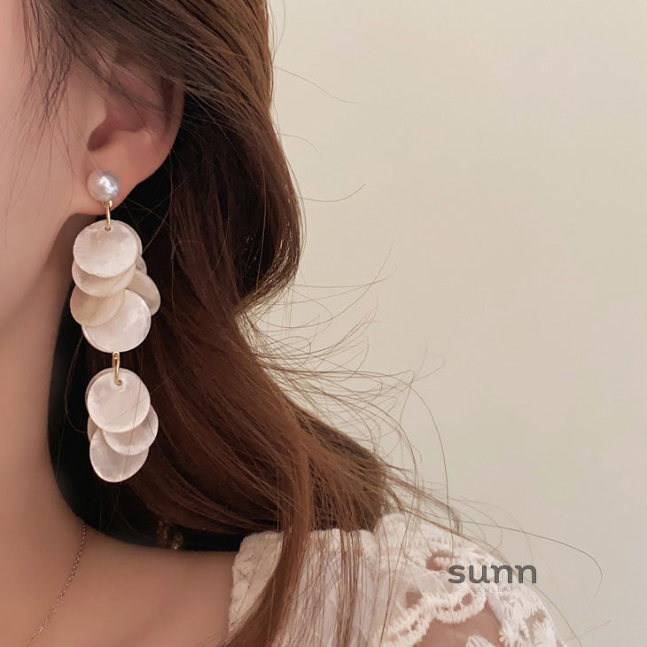 Amaryah Pearl Flower Earrings [JKO80U7J]