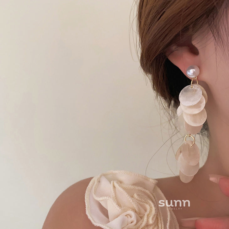 Amaryah Pearl Flower Earrings [E1WSDW4R]