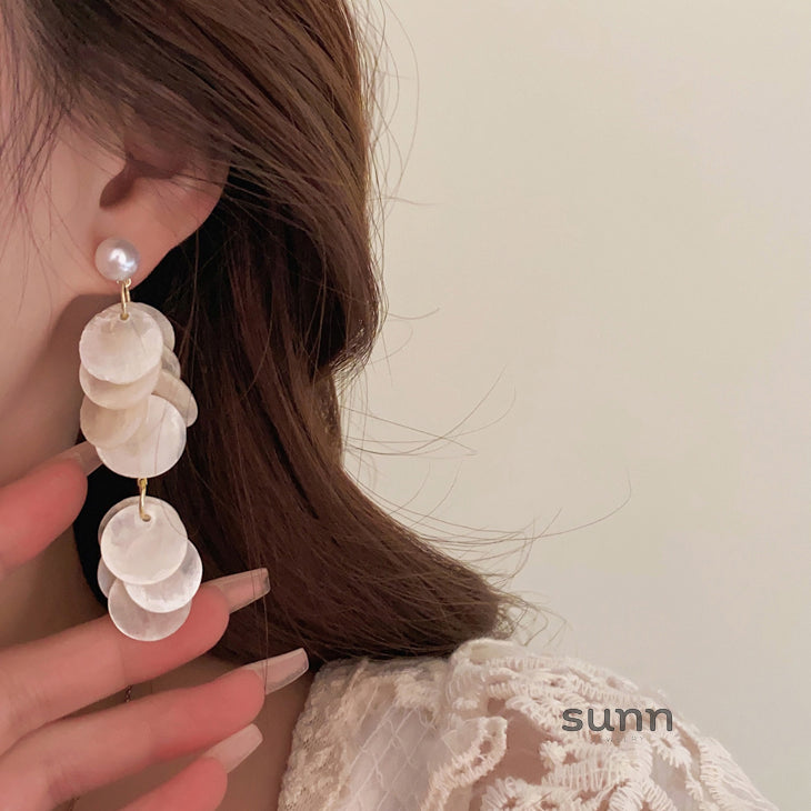 Amaryah Pearl Flower Earrings [D934ITA5]