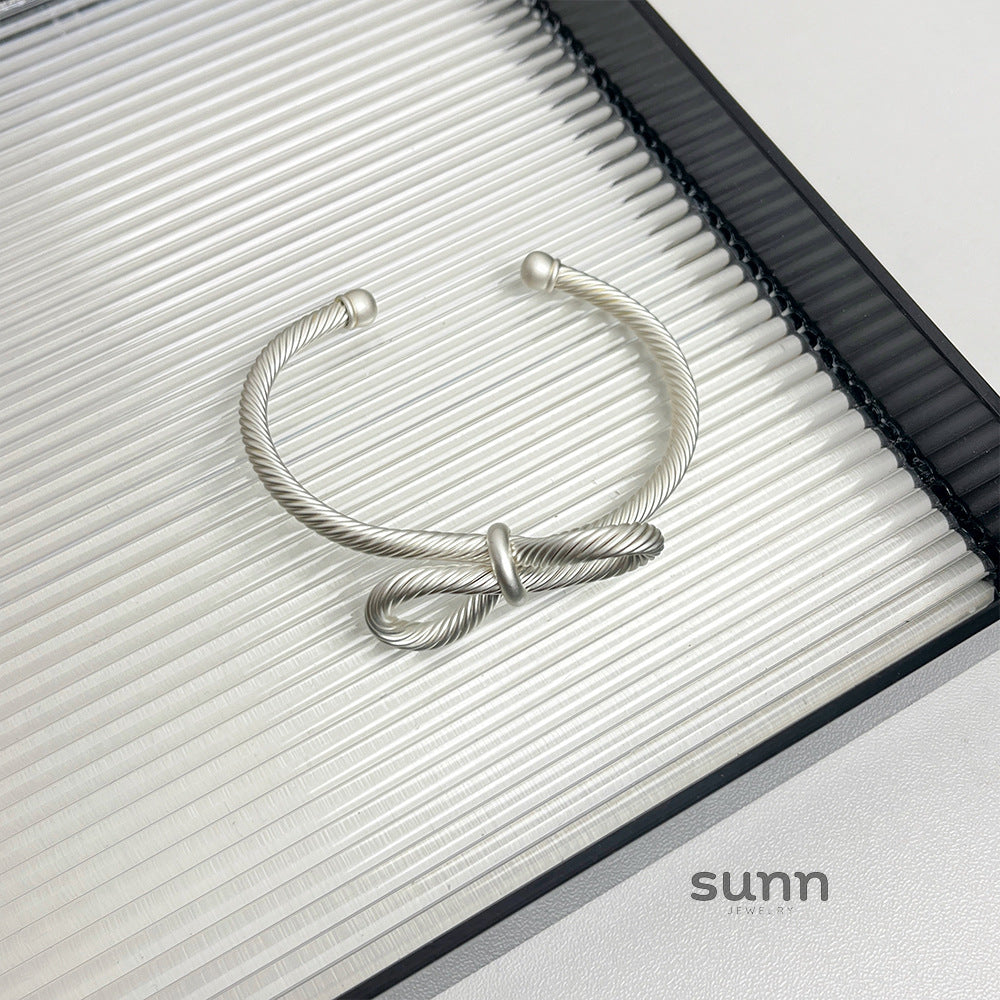 Amauri Frosted Braided Bow Bracelet [0TRGPMZY]