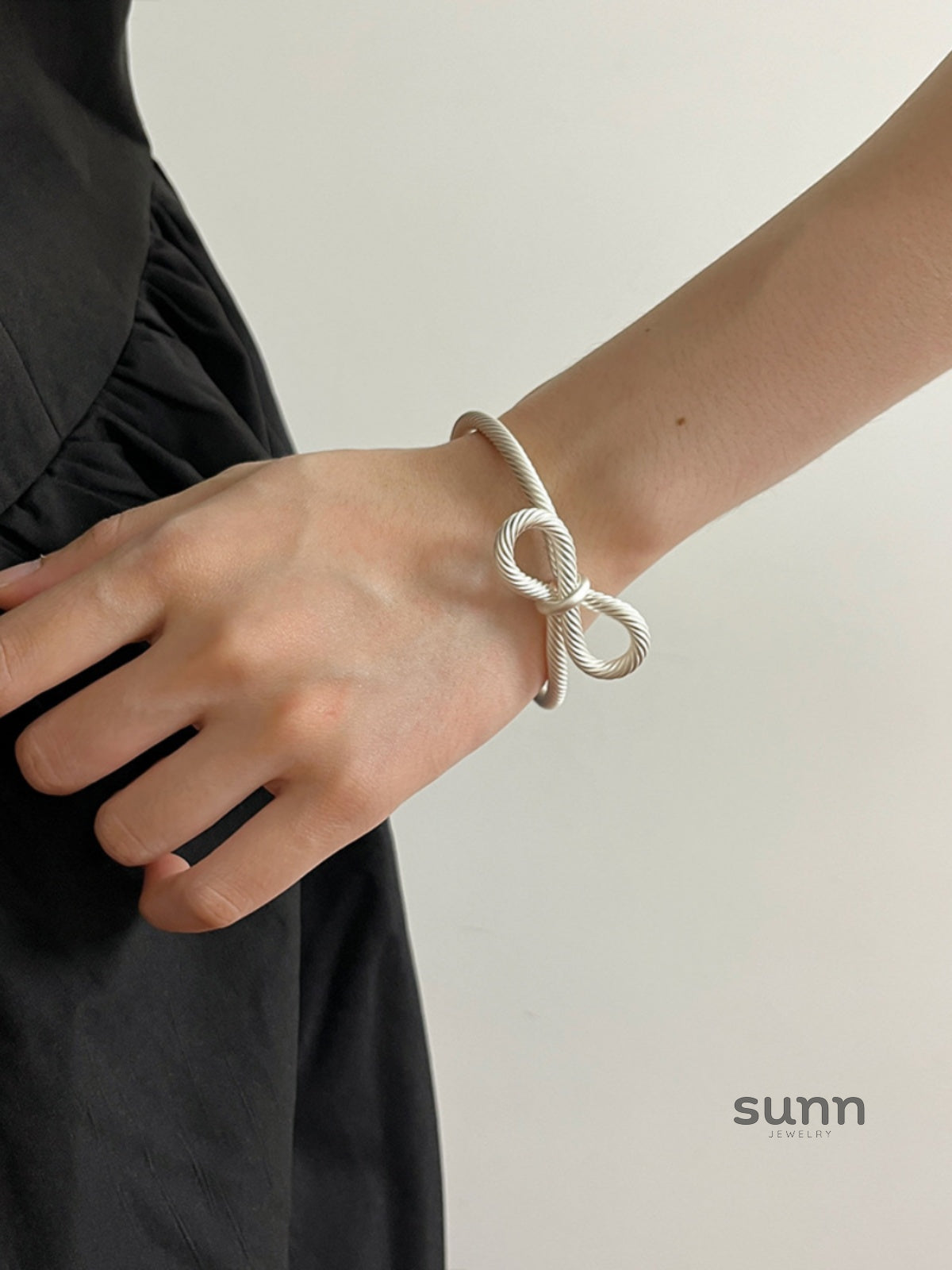 Amauri Frosted Braided Bow Bracelet [YJQ3OLPW]