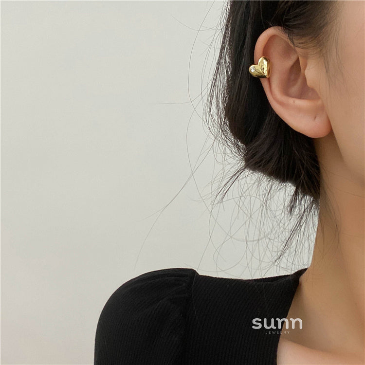 Amayra Silver Heart Ear Cuff [U7U8AJ4P]